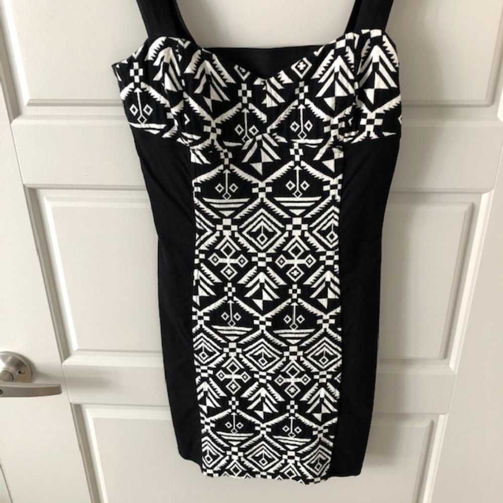 H&M Womens Mini Pattern Dress - Picture 2 of 3